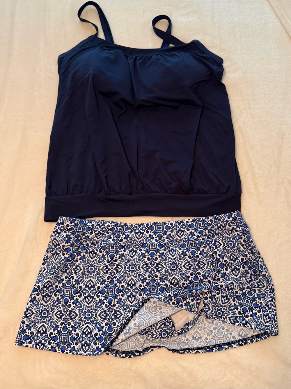 Lands End Tankini Swim Top with Blue Pattern Skirted Bottom. Size 14